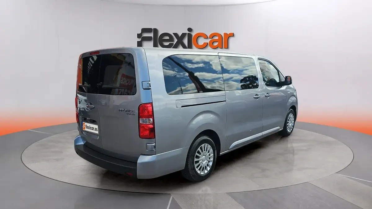Usado Toyota Proace Verso 120 CV (88 kW) 2023 Gris Familiar