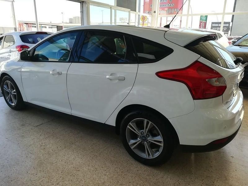 Usado Ford Focus Titanium 125 CV (91 kW) 2014 Blanco Berlina