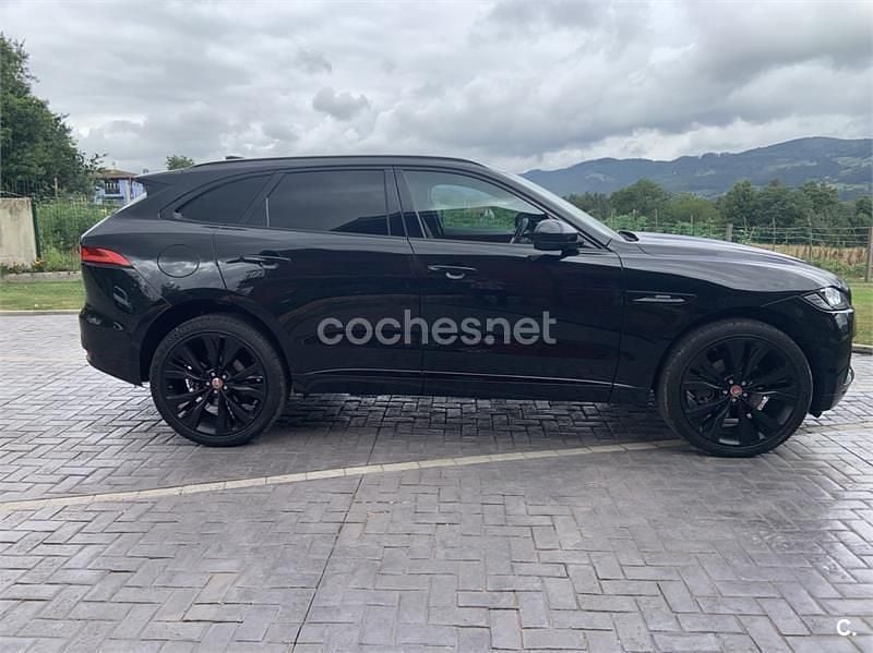 Usado Jaguar F-Pace R-Sport 300 CV (220 kW) 2018 Negro SUV