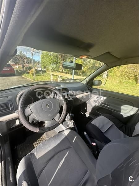 Usado Renault Clio II 80 CV (58 kW) 2004 Negro Berlina