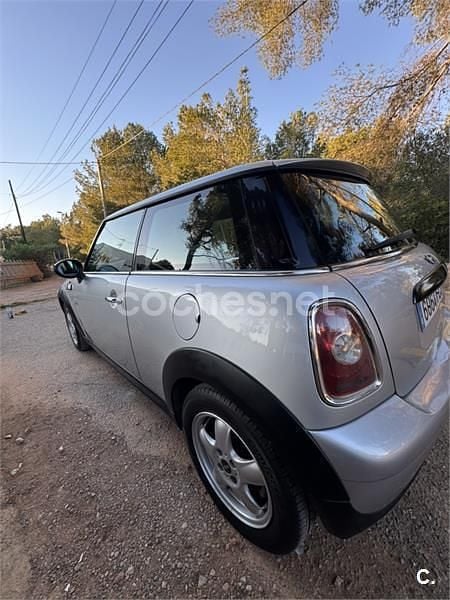 Usado Mini ONE 90 CV (66 kW) 2008 Gris / plata Utilitario