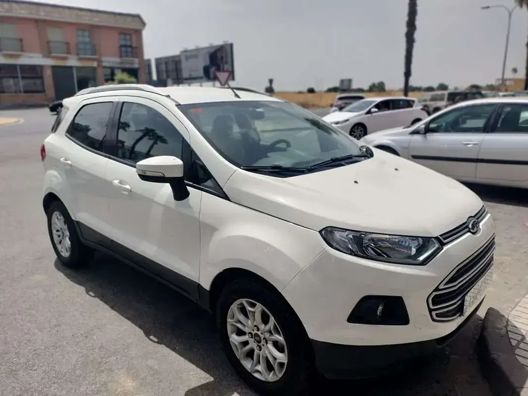 Usado Ford Ecosport Trend 95 CV (69 kW) 2017 Blanco SUV