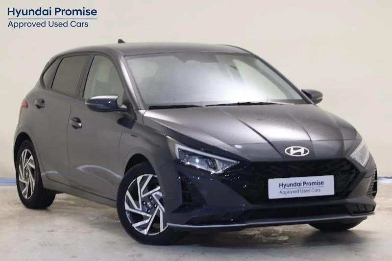 Usado Hyundai i20 100 CV (73 kW) 2025 Gris/plata Utilitario