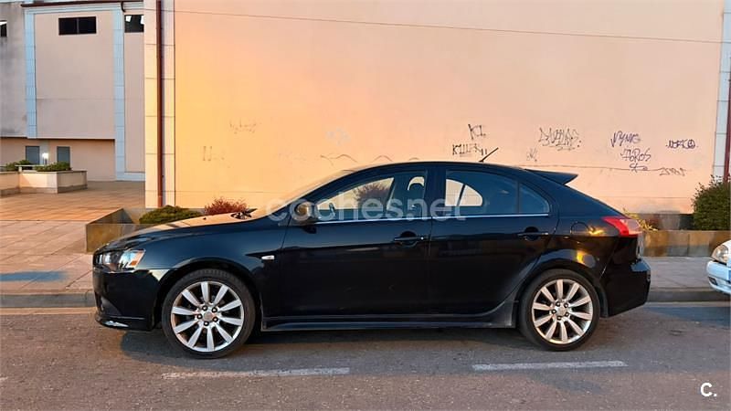 Usado Mitsubishi Lancer Sportback Motion 140 CV (102 kW) 2010 Negro Berlina
