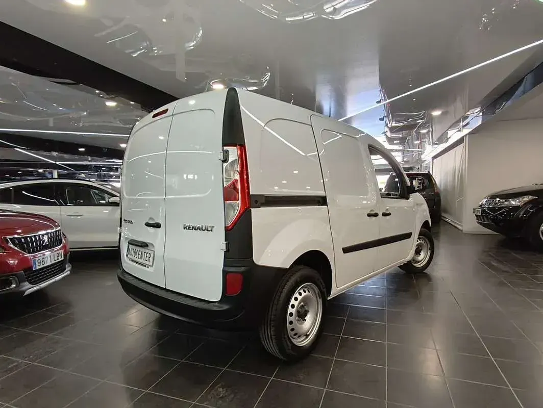 Usado Renault Kangoo 94 CV (69 kW) 2021 Blanco Monovolumen