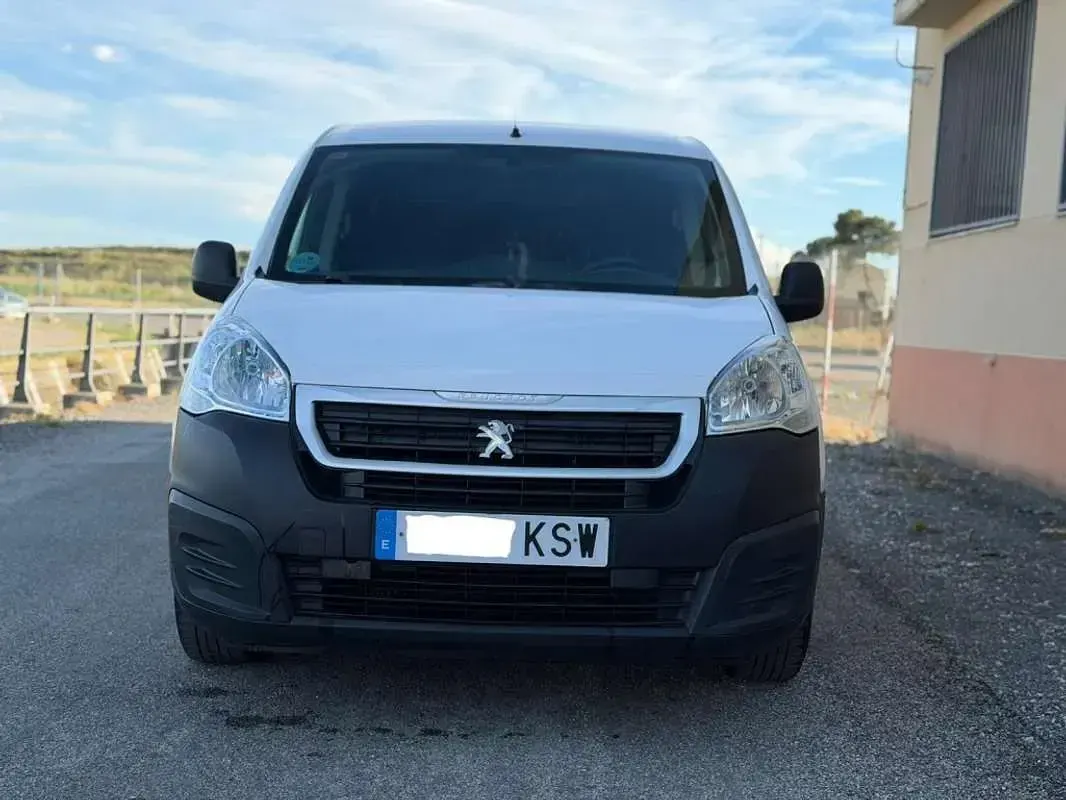 Usado Peugeot TePee 99 CV (72 kW) 2019 Blanco Van
