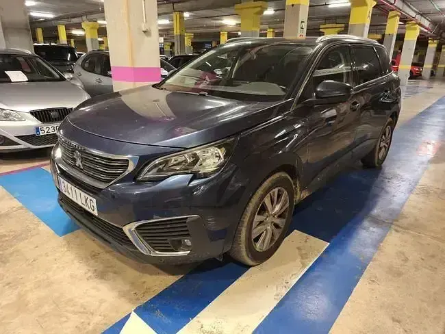 Używany Peugeot 5008 Active 120 KM (88 kW) 2017 Niebieski SUV