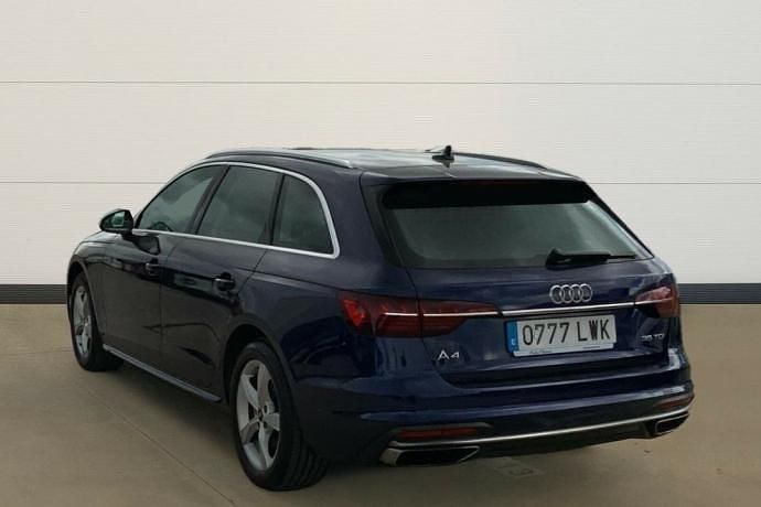 Usado Audi A4 Advanced 165 CV (121 kW) 2022 Azul Familiar