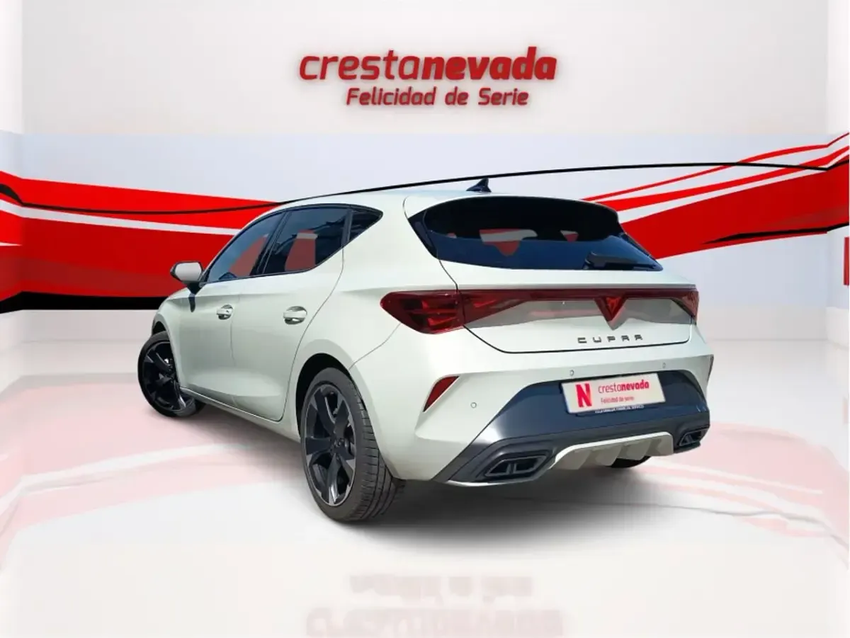 Usado Cupra Leon 150 CV (110 kW) 2024 Beige