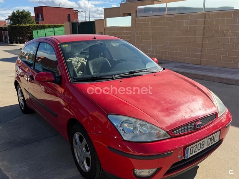 Usado Ford Focus Trend 100 CV (73 kW) 2004 Rojo Berlina