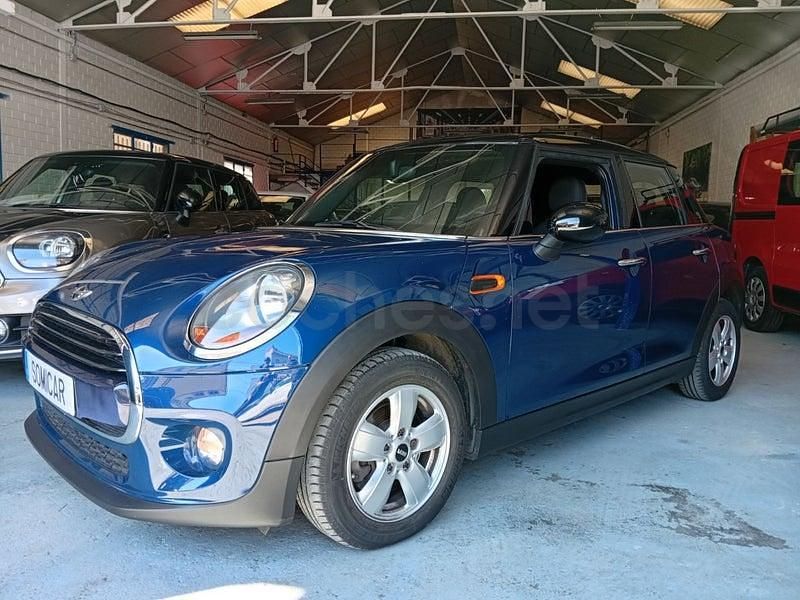 Usado Mini Cooper D 116 CV (85 kW) 2018 Azul Utilitario