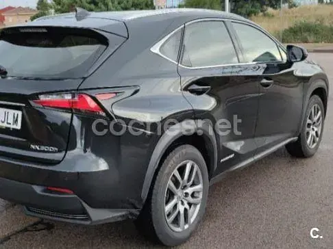 Usado Lexus NX300h Luxury Line 197 CV (144 kW) 2016 Negro SUV