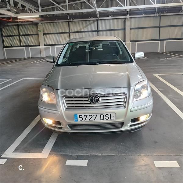 Usado Toyota Avensis Sol 129 CV (94 kW) 2006 Gris / plata Berlina