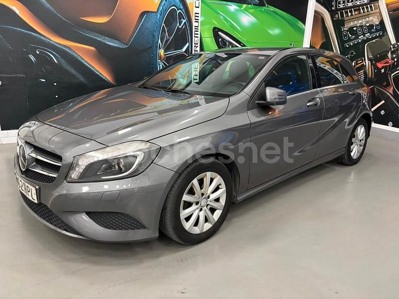 Gris / plata Usado 2014 Mercedes A180 Urban Berlina | 11.499 € (Precio justo) - Imagen 1/4