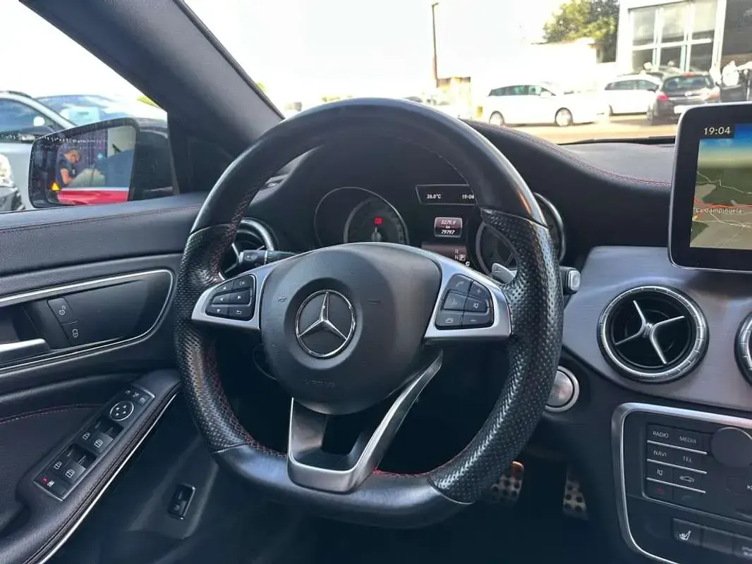 Käytetty Mercedes CLA200 AMG line 156 HP (114 kW) 2016 Punainen Coupe - kaksiovinen