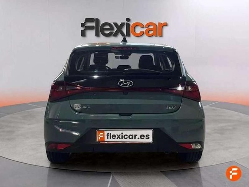Usado Hyundai i20 84 CV (61 kW) 2022 Verde Utilitario