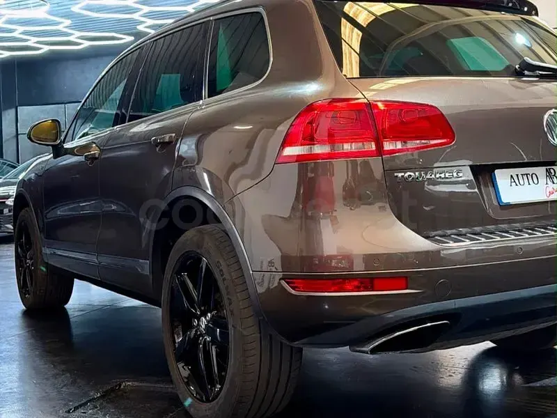 Usado VW Touareg 340 CV (250 kW) 2010 Marrón SUV