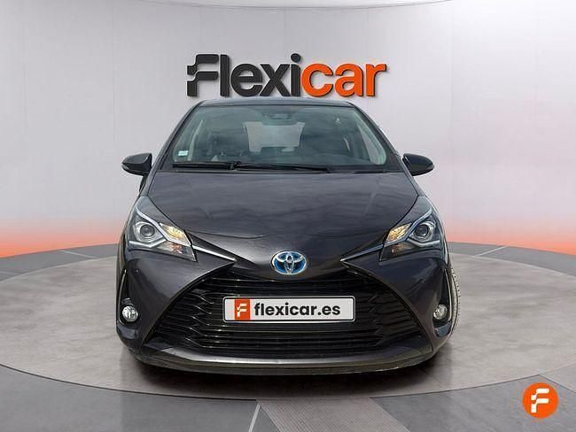 Usado Toyota Yaris Hybrid Active 100 CV (73 kW) 2019 Gris