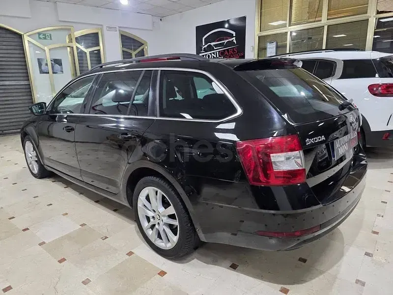 Usado Skoda Octavia GreenLine 110 CV (80 kW) 2017 Negro Familiar