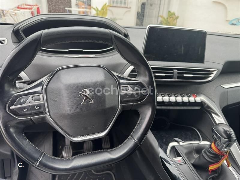 Usado Peugeot 5008 Allure 130 CV (95 kW) 2018 Blanco SUV