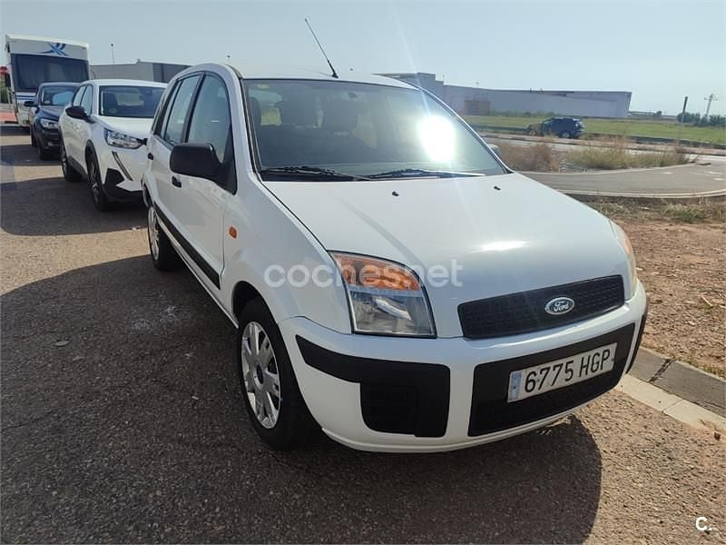 Usado Ford Fusion 80 CV (58 kW) 2011 Blanco Berlina