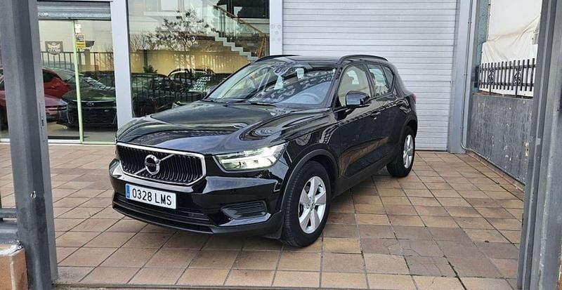 Usado Volvo XC40 Momentum 129 CV (94 kW) 2021 Negro SUV