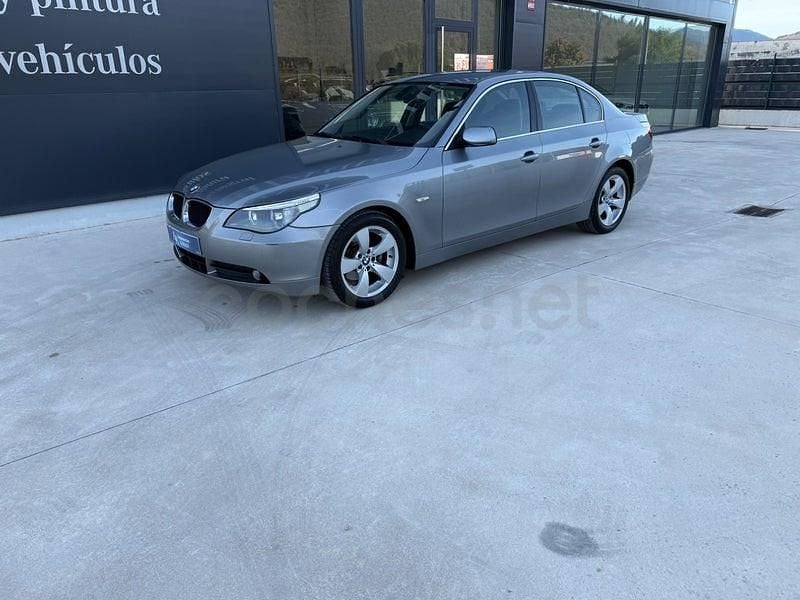 Usado BMW 520 Comfort Edition 170 CV (125 kW) 2004 Gris / plata Berlina