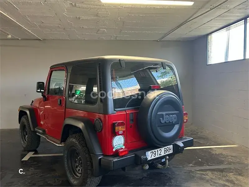 Usado Jeep Wrangler Sport 118 CV (86 kW) 2001 Rojo SUV