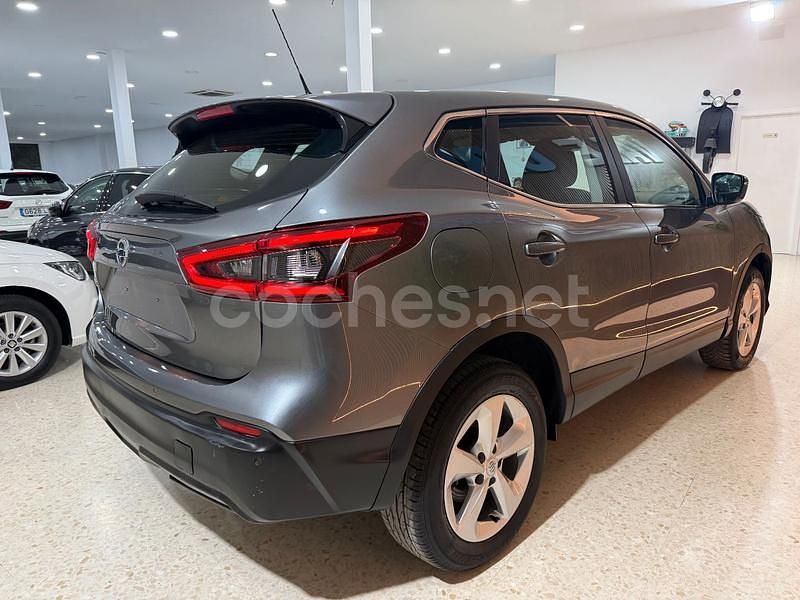 Usado Nissan Qashqai Acenta 115 CV (84 kW) 2020 Gris / plata SUV