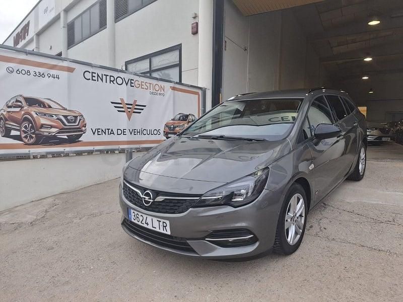 Usado Opel Astra Business Elegance 145 CV (106 kW) 2021 Gris / plata Familiar