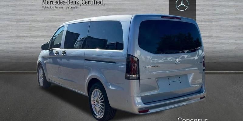 Nuevo Mercedes Vito 136 CV (100 kW) 2025 Plata Van