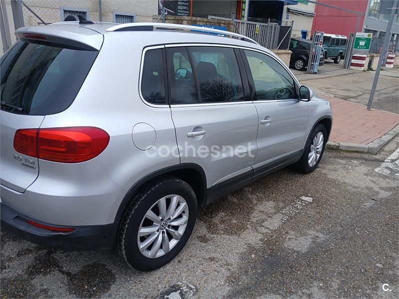 Usado VW Tiguan 140 CV (102 kW) 2012 Gris / plata SUV