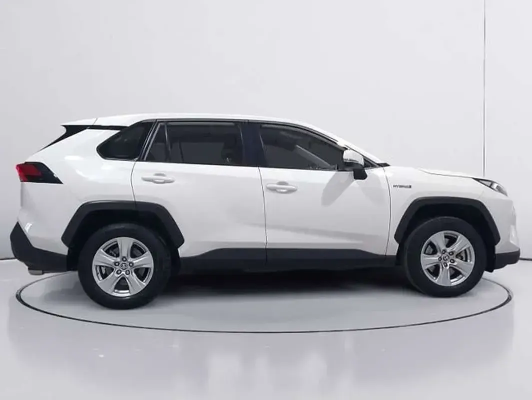 Usado Toyota RAV4 Hybrid Business Edition 218 CV (160 kW) 2021 Blanco SUV