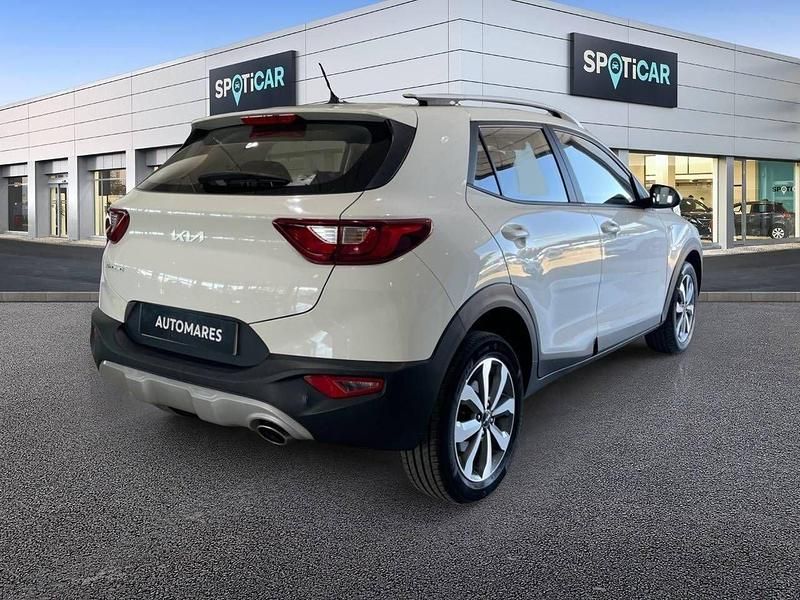 Usado Kia Stonic 84 CV (61 kW) 2023 Blanco SUV