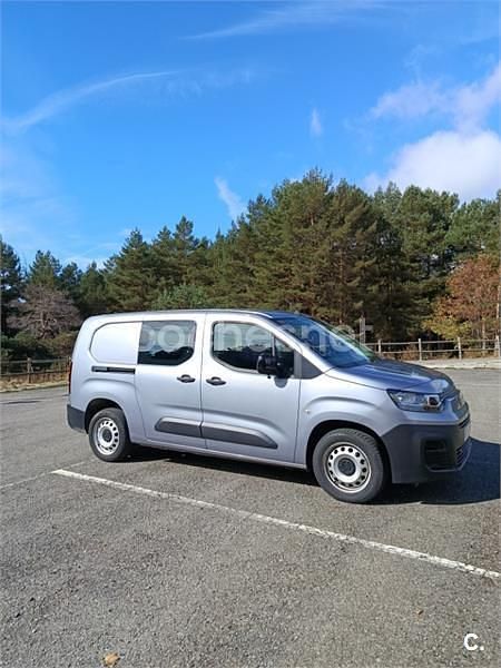 Gris / plata Usado 2024 Fiat Doblò Monovolumen | 25.000 € - Imagen 1/4