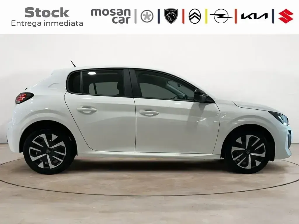 Usado Peugeot 208 Active 75 CV (55 kW) 2023 Blanco banquise Utilitario