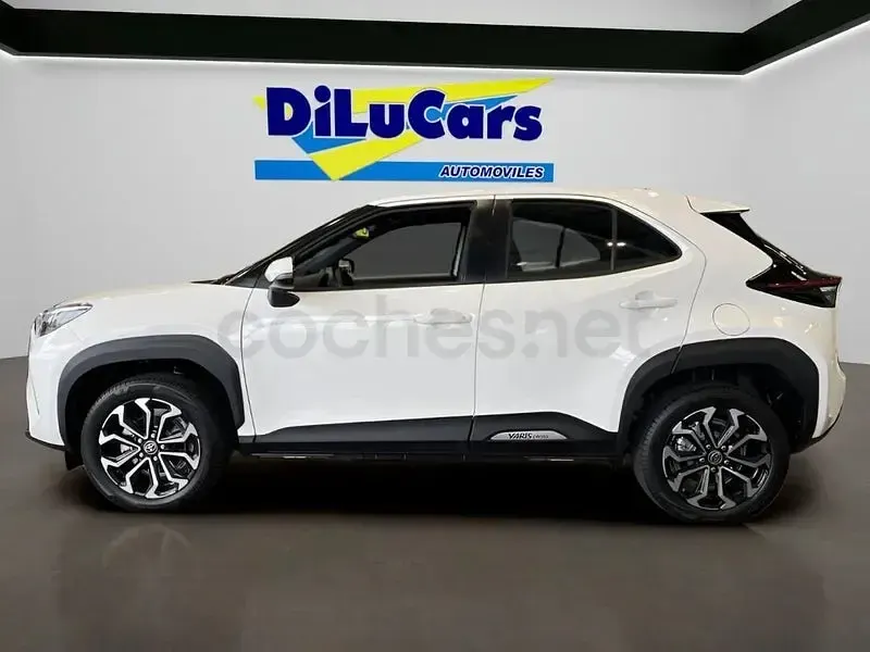 Usado Toyota Yaris Cross Active 116 CV (85 kW) 2022 Blanco SUV