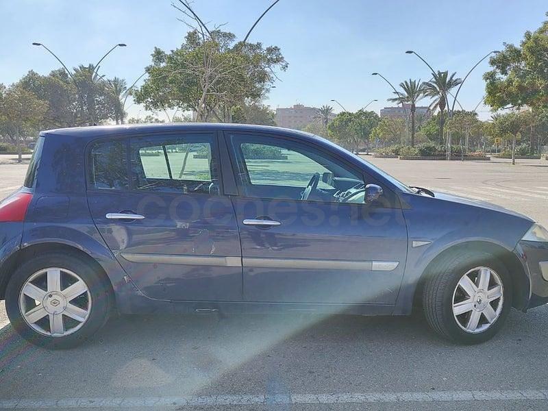 Usado Renault Mégane II Dynamique 120 CV (88 kW) 2003 Azul Berlina