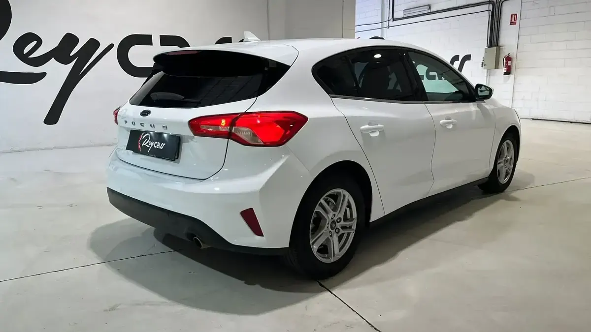 Usado Ford Focus Trend+ 120 CV (88 kW) 2020 Blanco Utilitario