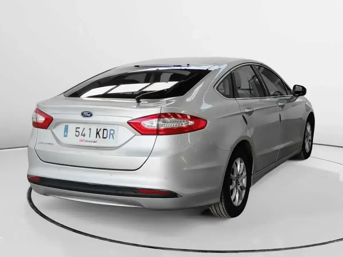 Usado Ford Mondeo Business Edition 150 CV (110 kW) 2017 Gris Berlina