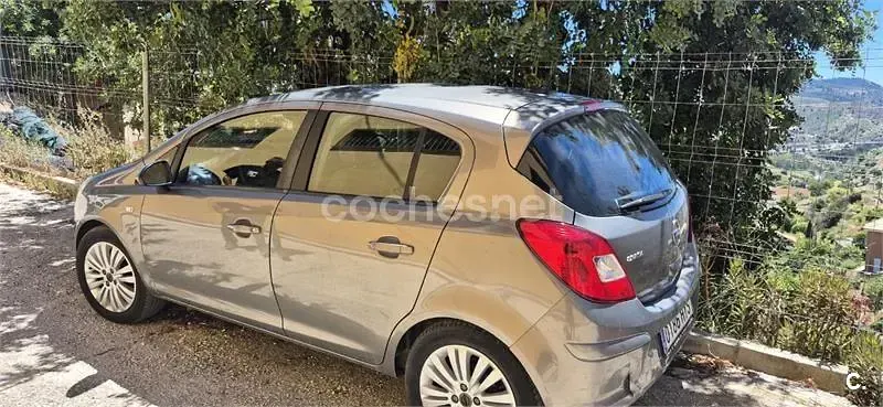 Usado Opel Corsa Color Edition 100 CV (73 kW) 2014 Gris / plata Utilitario