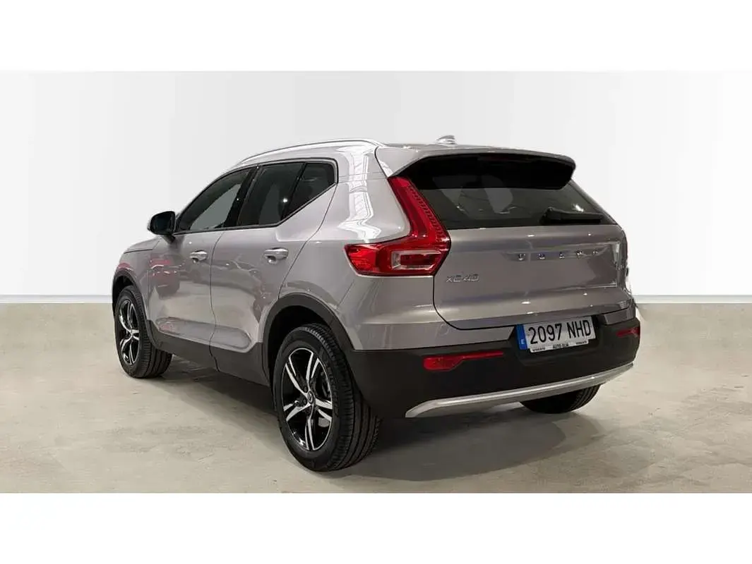 Nuevo Volvo XC40 Core 2025 Gris SUV