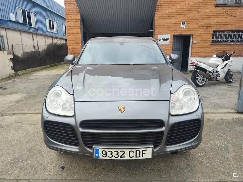 Usado Porsche Cayenne Turbo 450 CV (330 kW) 2003 Gris / plata SUV