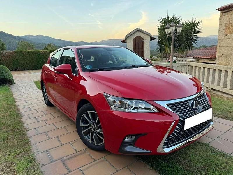 Burdeos Usado 2015 Lexus CT200h Executive Line Utilitario | 22.590 € - Imagen 1/4