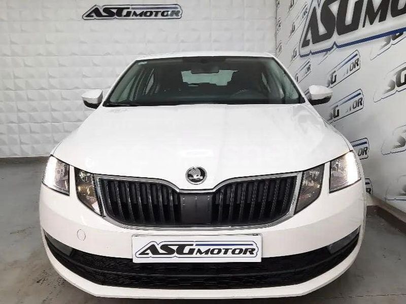 Usado Skoda Octavia Ambition 115 CV (84 kW) 2019 Blanco Berlina