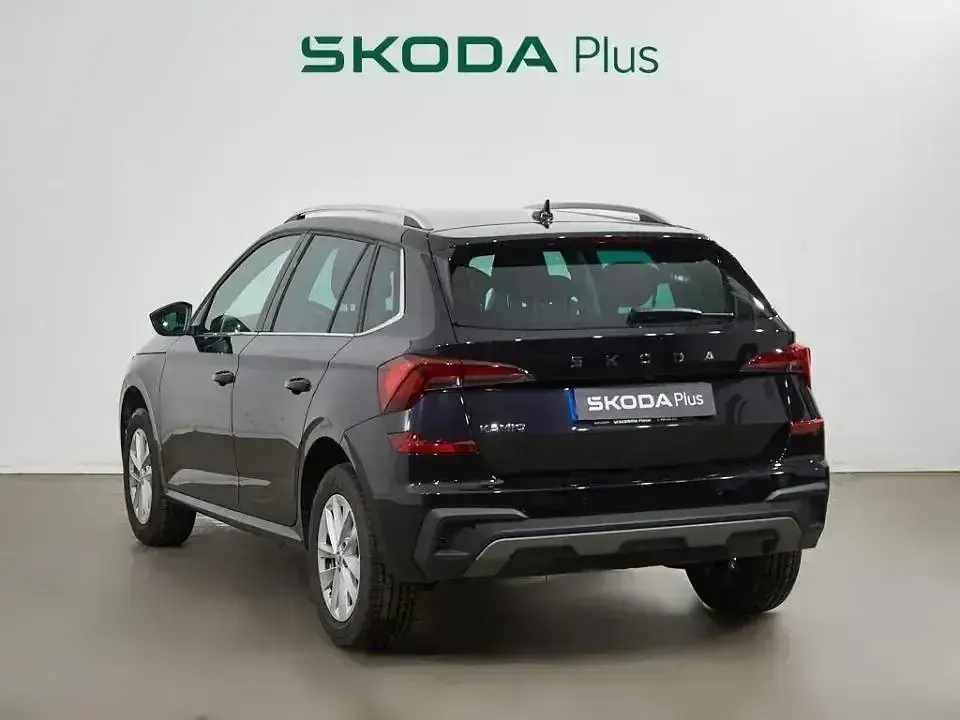 Usado Skoda Kamiq Selection 116 CV (85 kW) 2025 Negro SUV