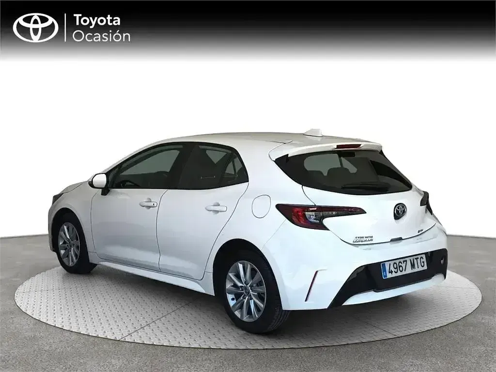 Usado Toyota Corolla Active 140 CV (102 kW) 2024 Blanco Monovolumen