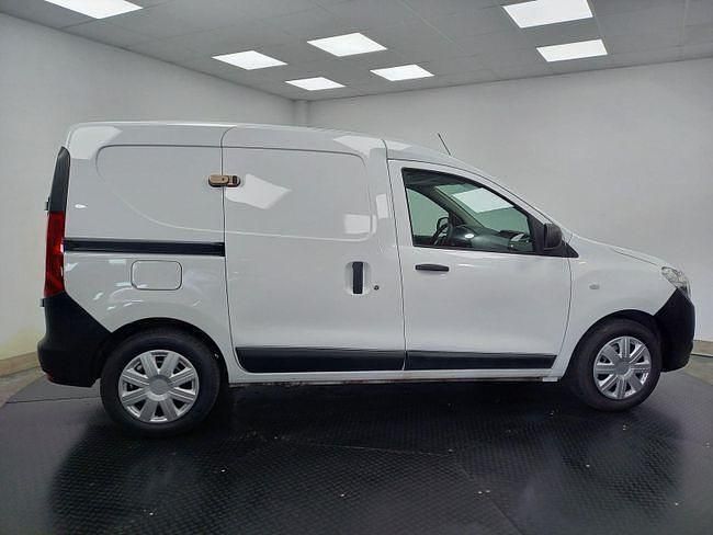 Usado Dacia Dokker Essentiel 95 CV (69 kW) 2021 Blanco Monovolumen