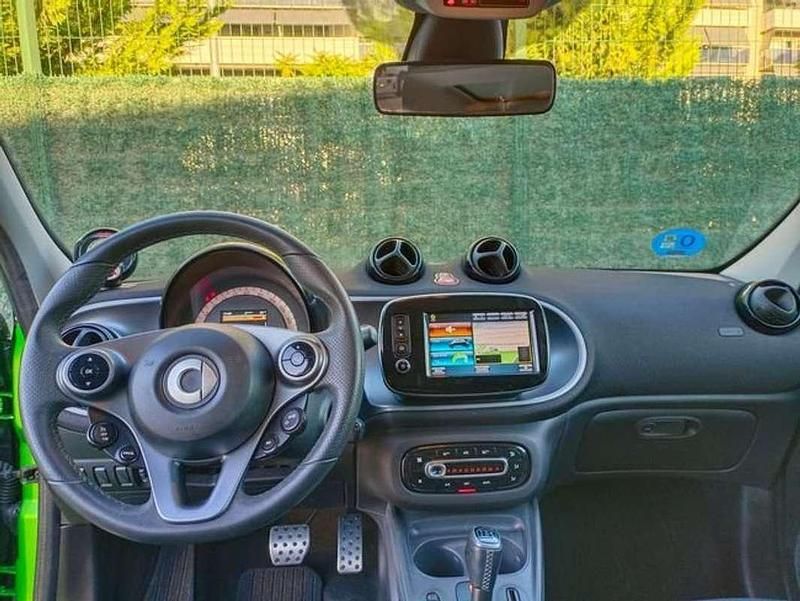 Usado Smart ForFour Electric Drive 60 kW (82 CV) 2018 Negro Utilitario