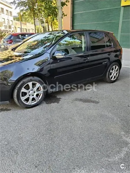 Usado VW Golf V Highline 140 CV (102 kW) 2007 Negro Berlina